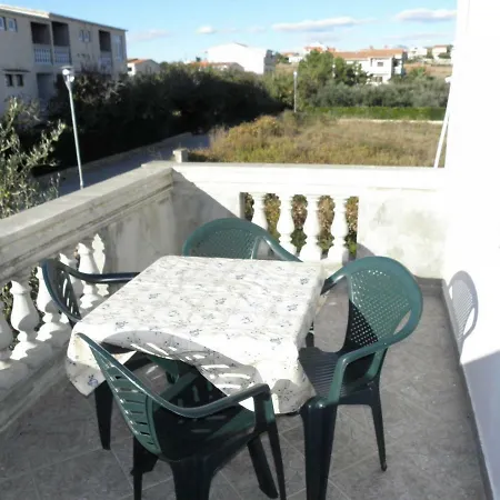 Fabijan - 50m From Sea Apartment Povljana