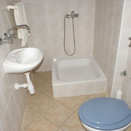 Fabijan - 50m From Sea Apartment